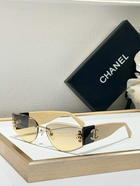 Picture of Chanel Sunglasses _SKUfw80238250fw